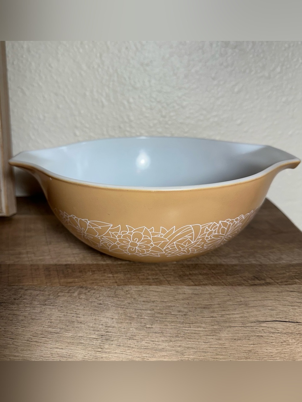 Vintage Pyrex 2-1/2 Qt 2.5 #443
Woodland Cinderella Mixing Bowl Tan